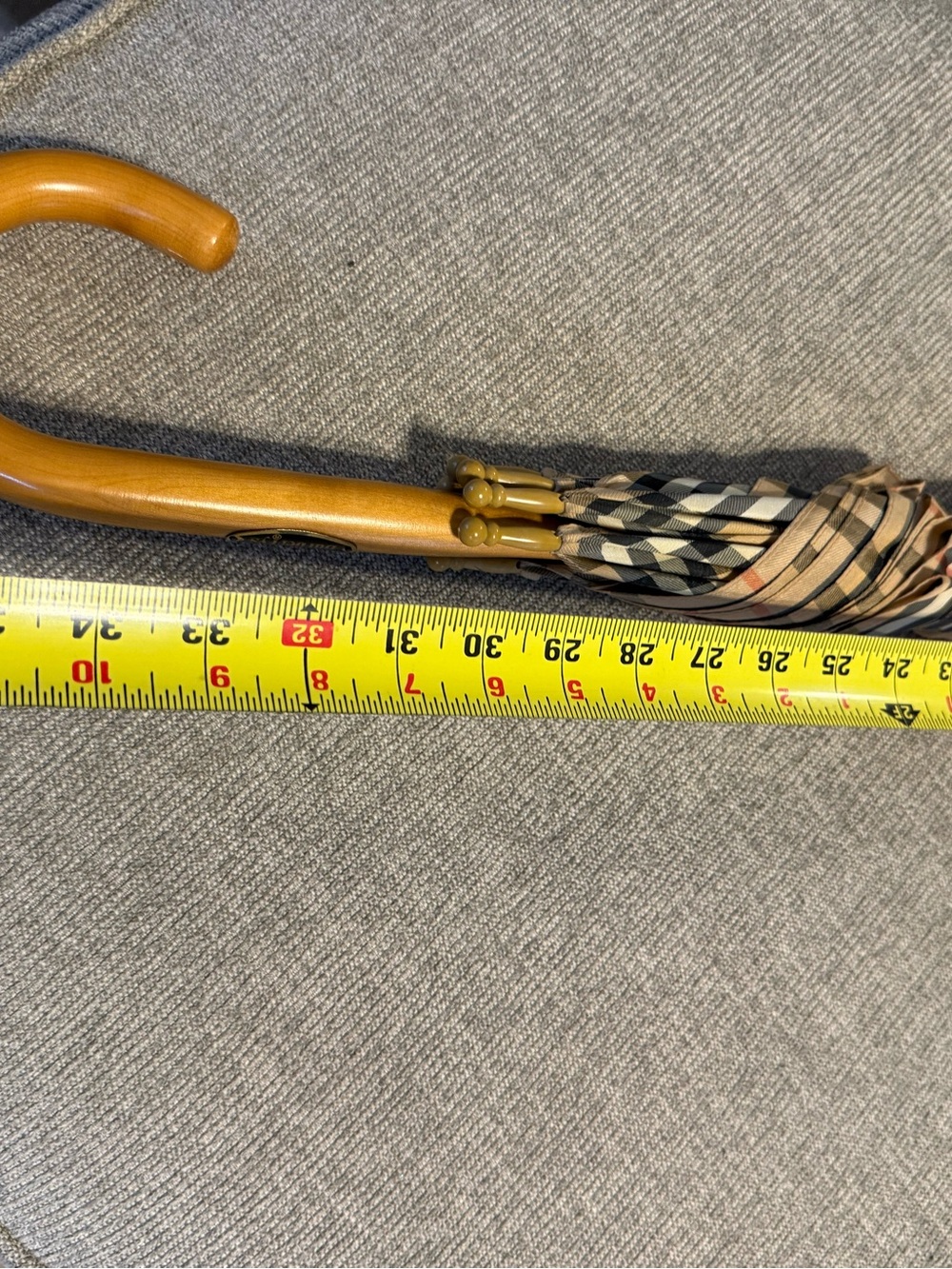 Vintage Burberrys Nova Check Walking Stick Umbrella with Wood Handle - Picture 11 of 12
